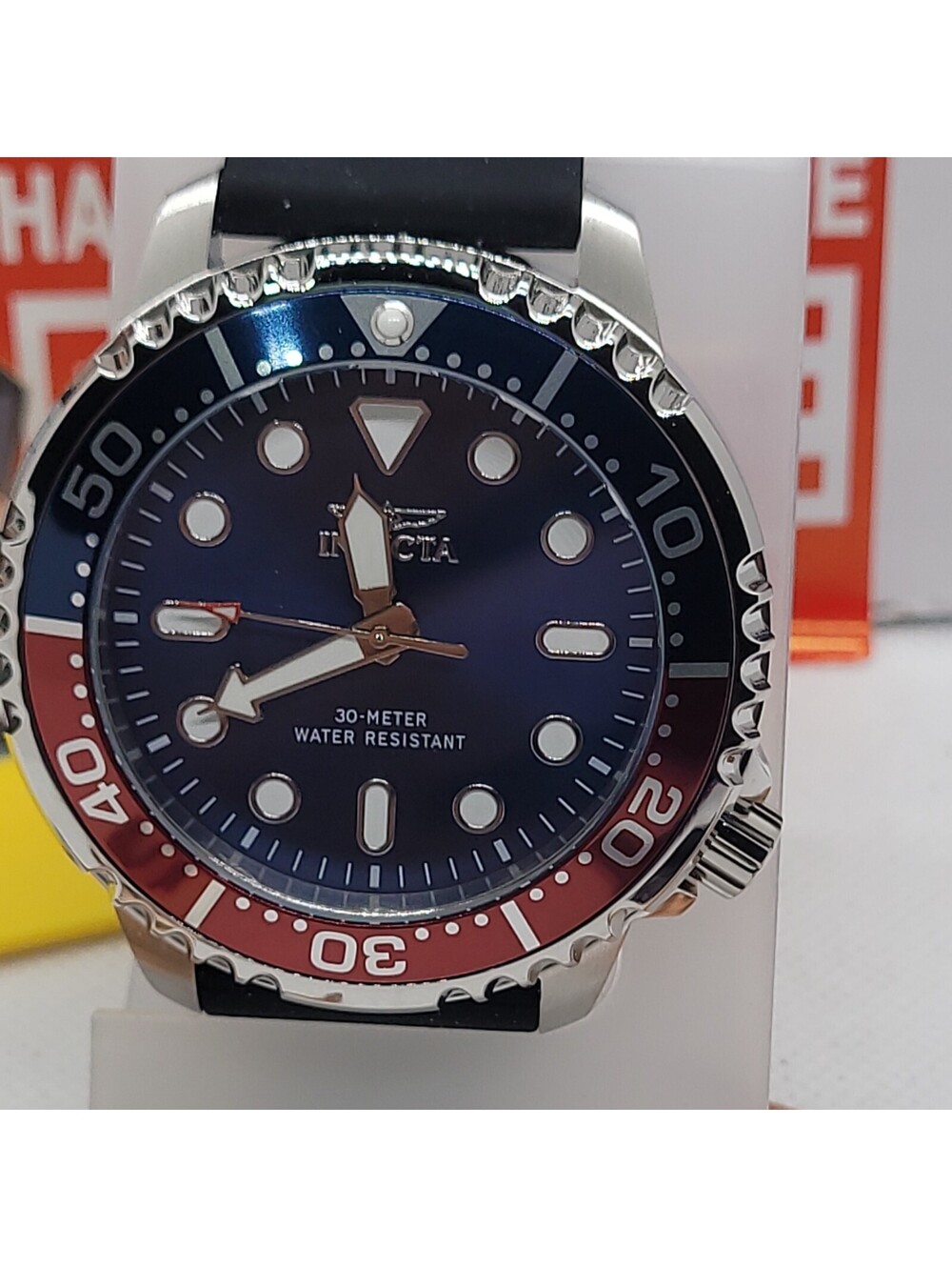 534 Invicta Pro Diver Men's 48mm Quartz Blue Dial Red/Blue Bezel Black Strap Box